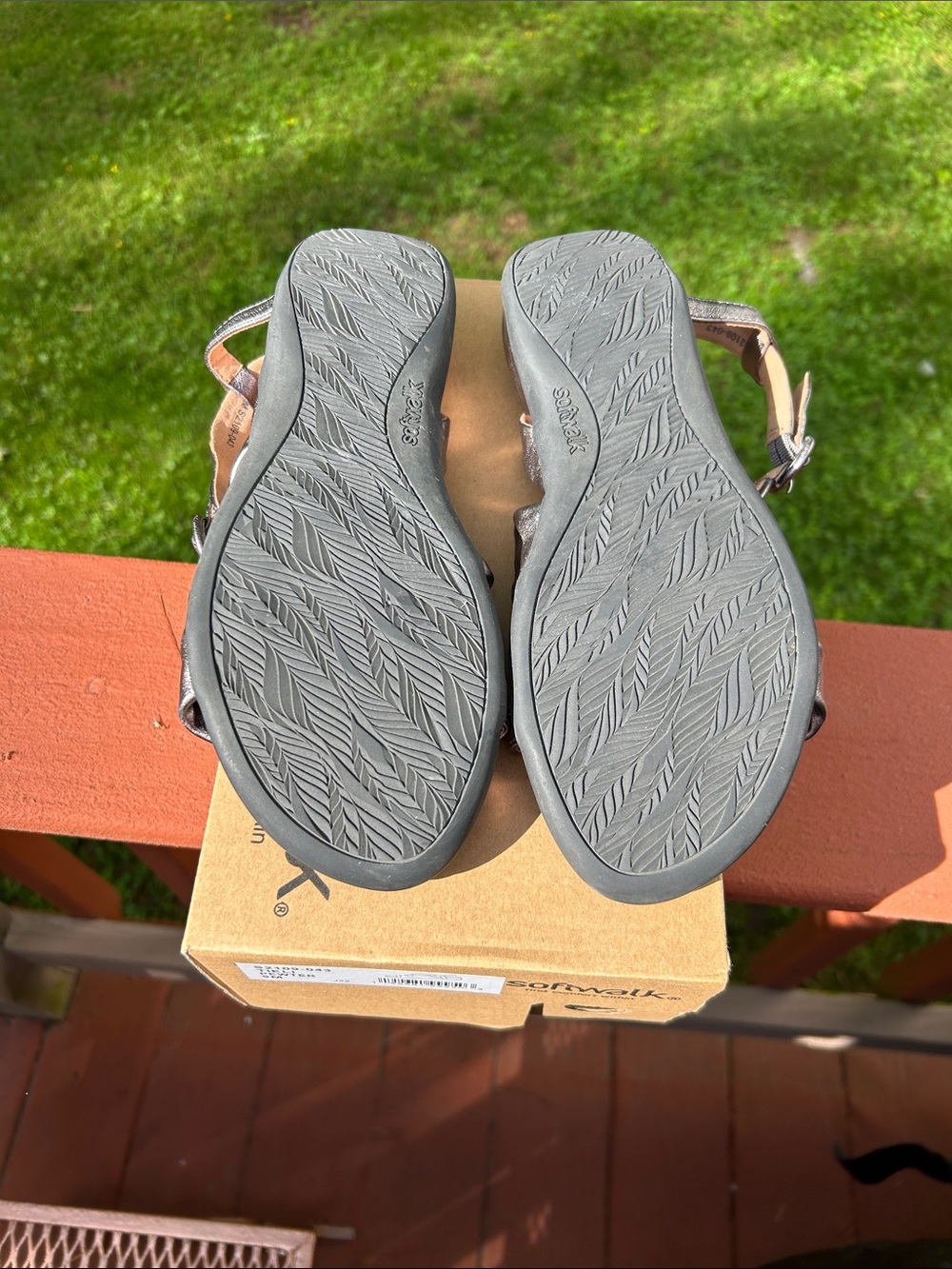 SoftWalk Women's Tieli Metallic Pewter Knot Leather Slingback Sandals - Picture 6 of 6